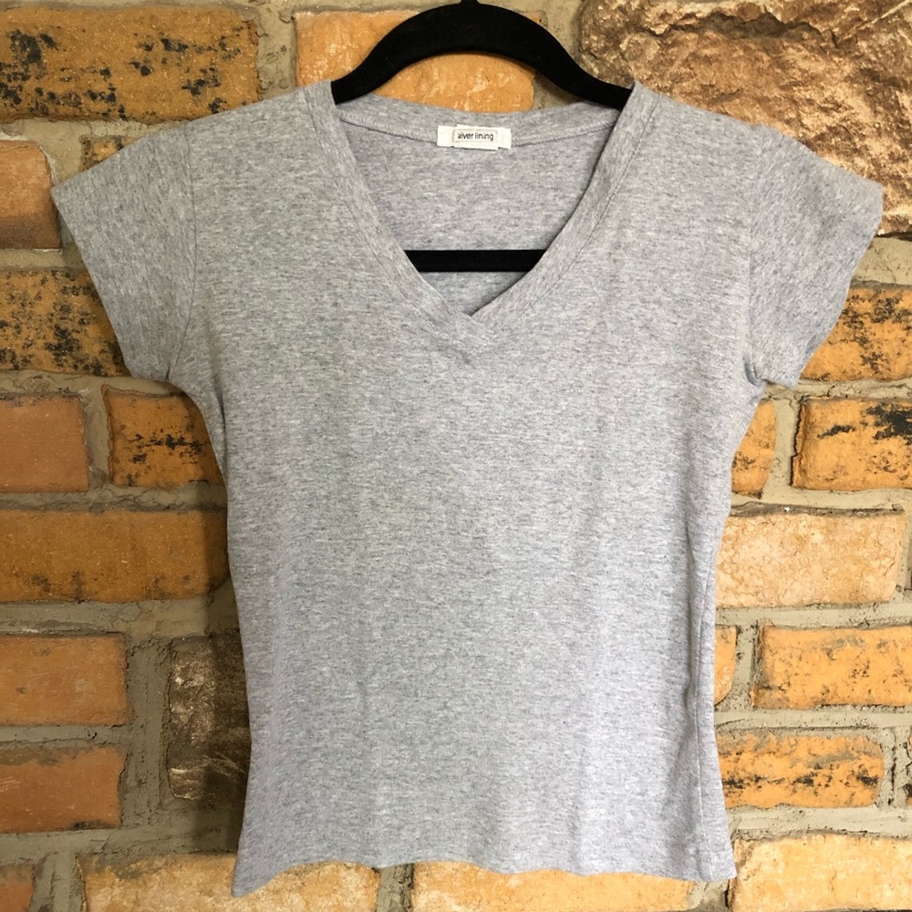 Grey v-neck Silver Lining tee